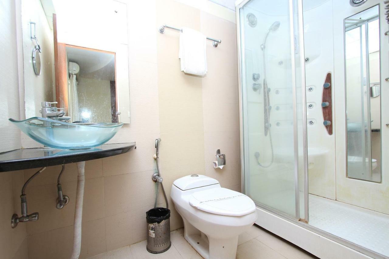 Bharuch Capital O 47284 Atithi Resort מראה חיצוני תמונה