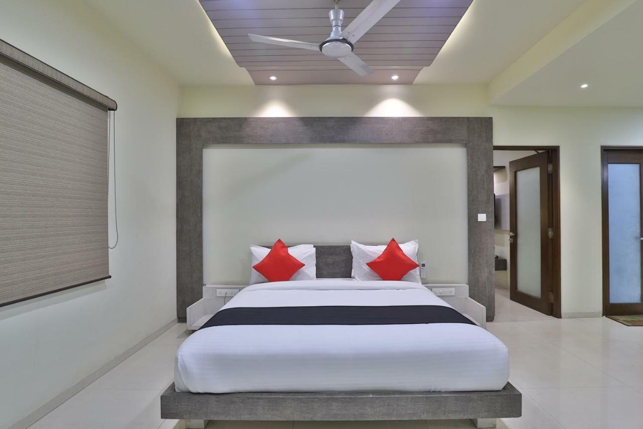 Bharuch Capital O 47284 Atithi Resort מראה חיצוני תמונה
