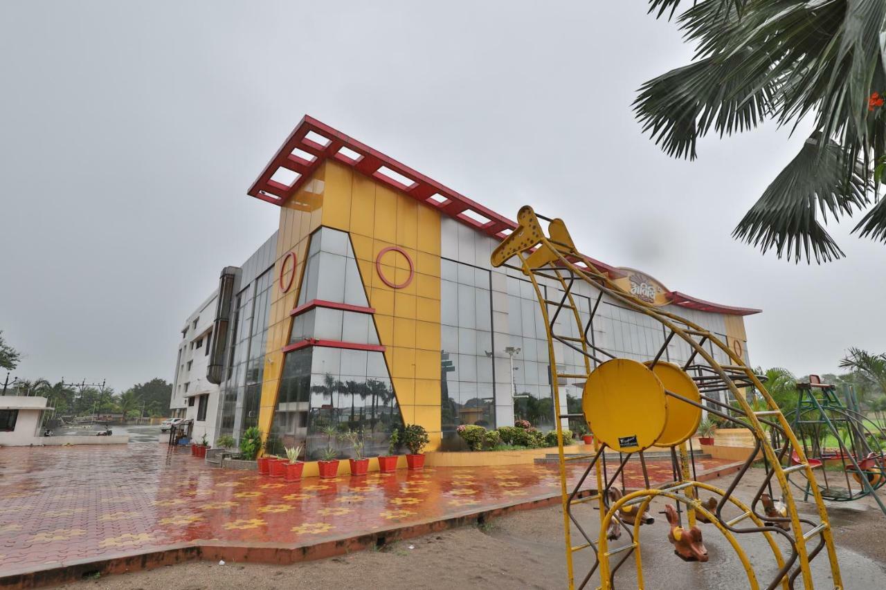 Bharuch Capital O 47284 Atithi Resort מראה חיצוני תמונה