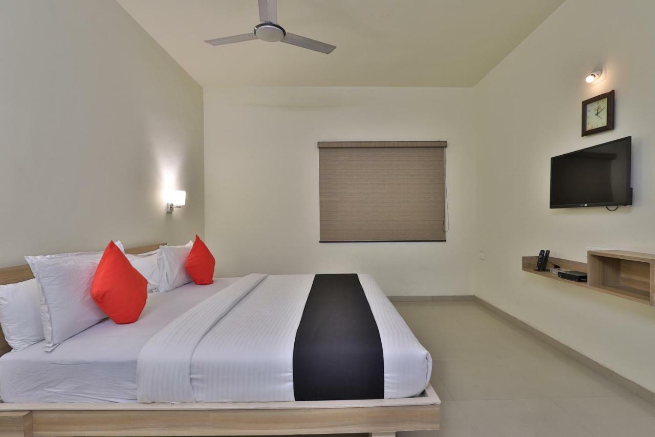 Bharuch Capital O 47284 Atithi Resort מראה חיצוני תמונה