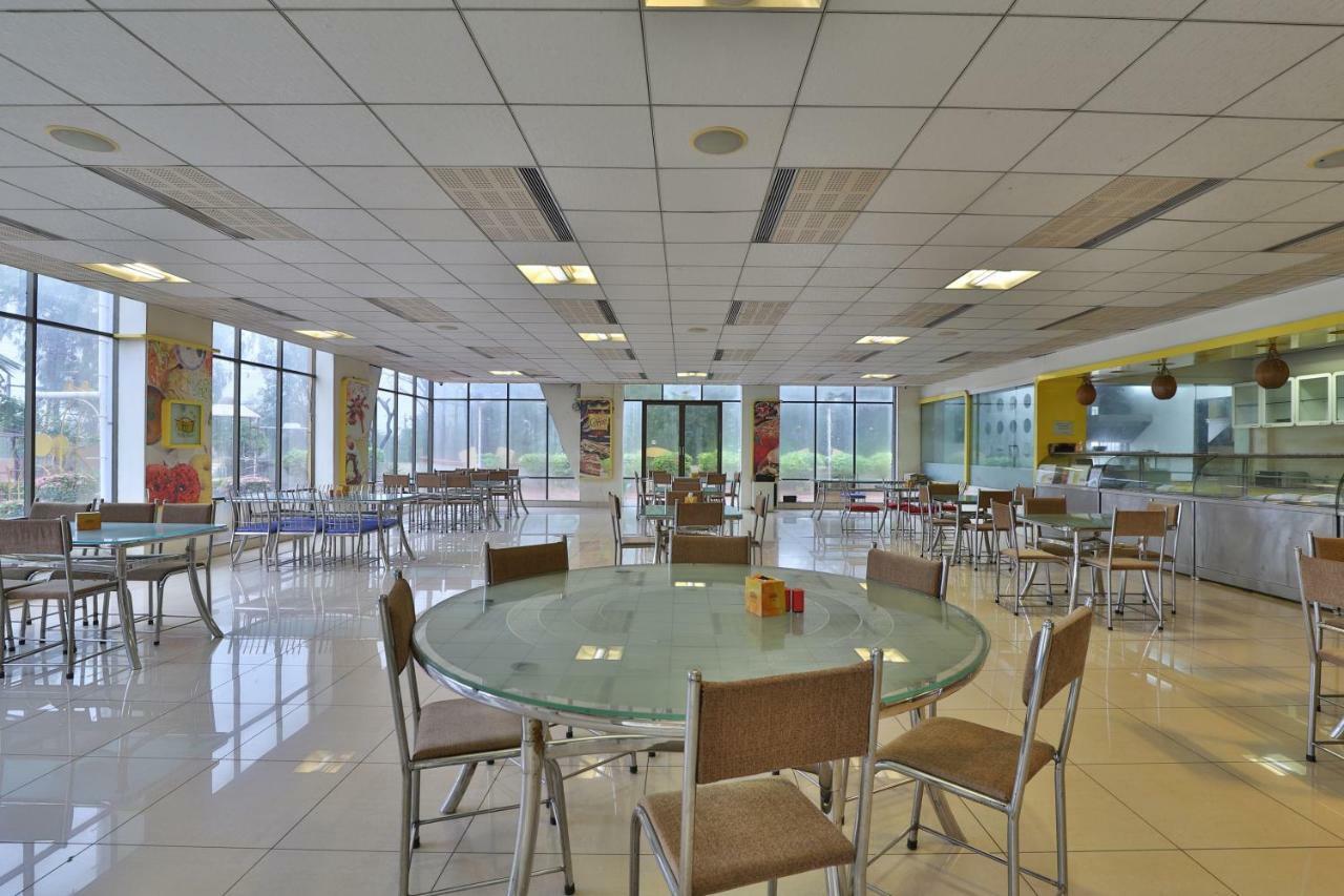 Bharuch Capital O 47284 Atithi Resort מראה חיצוני תמונה