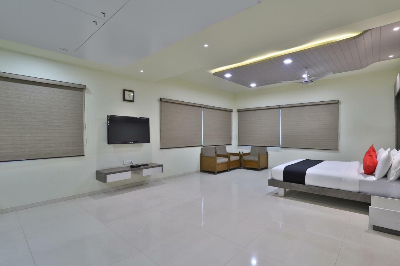 Bharuch Capital O 47284 Atithi Resort מראה חיצוני תמונה