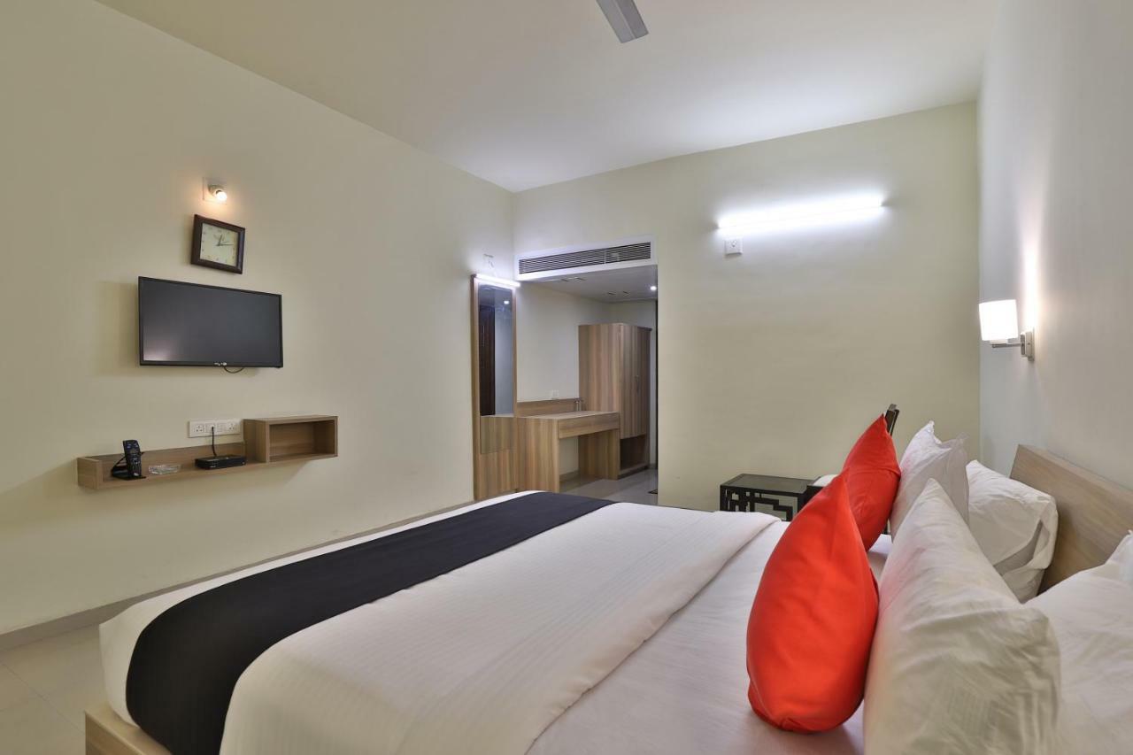 Bharuch Capital O 47284 Atithi Resort מראה חיצוני תמונה