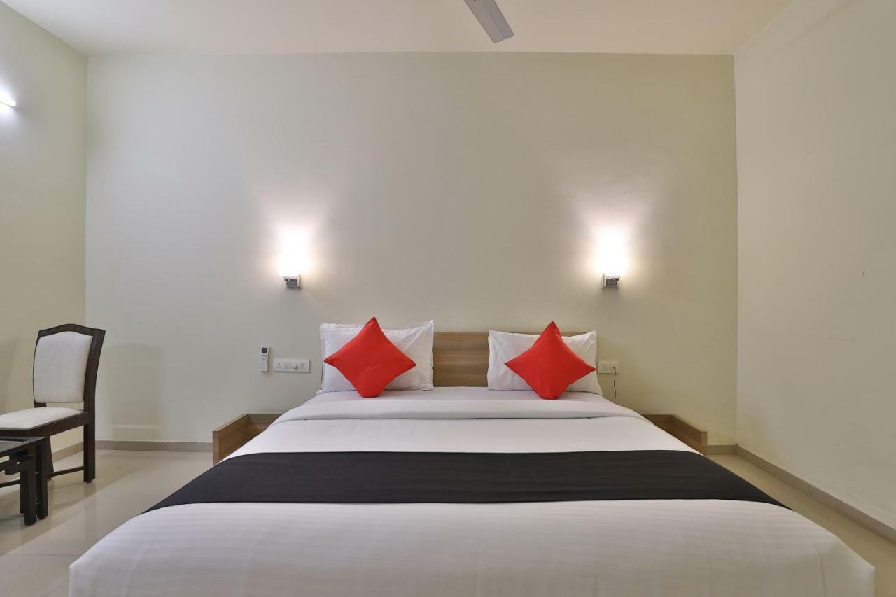 Bharuch Capital O 47284 Atithi Resort מראה חיצוני תמונה