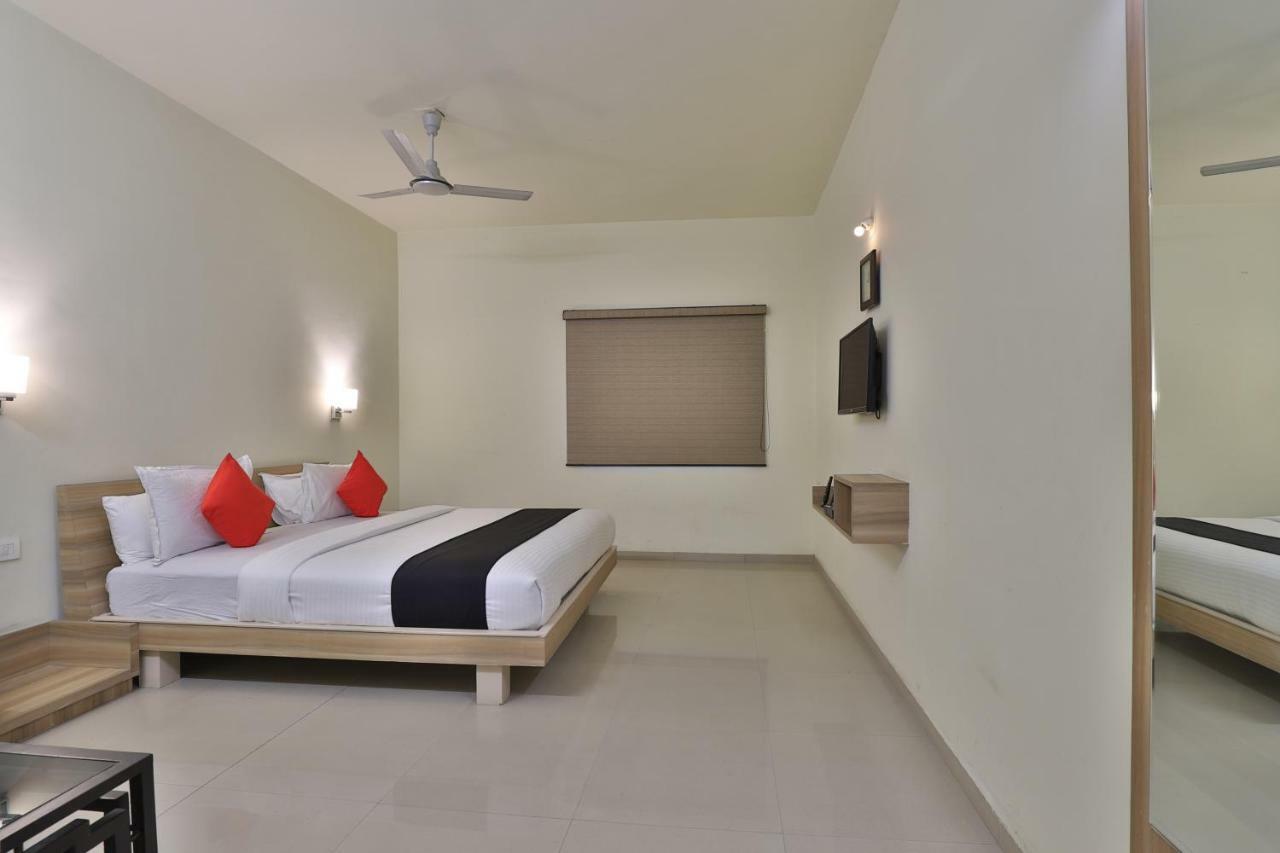 Bharuch Capital O 47284 Atithi Resort מראה חיצוני תמונה