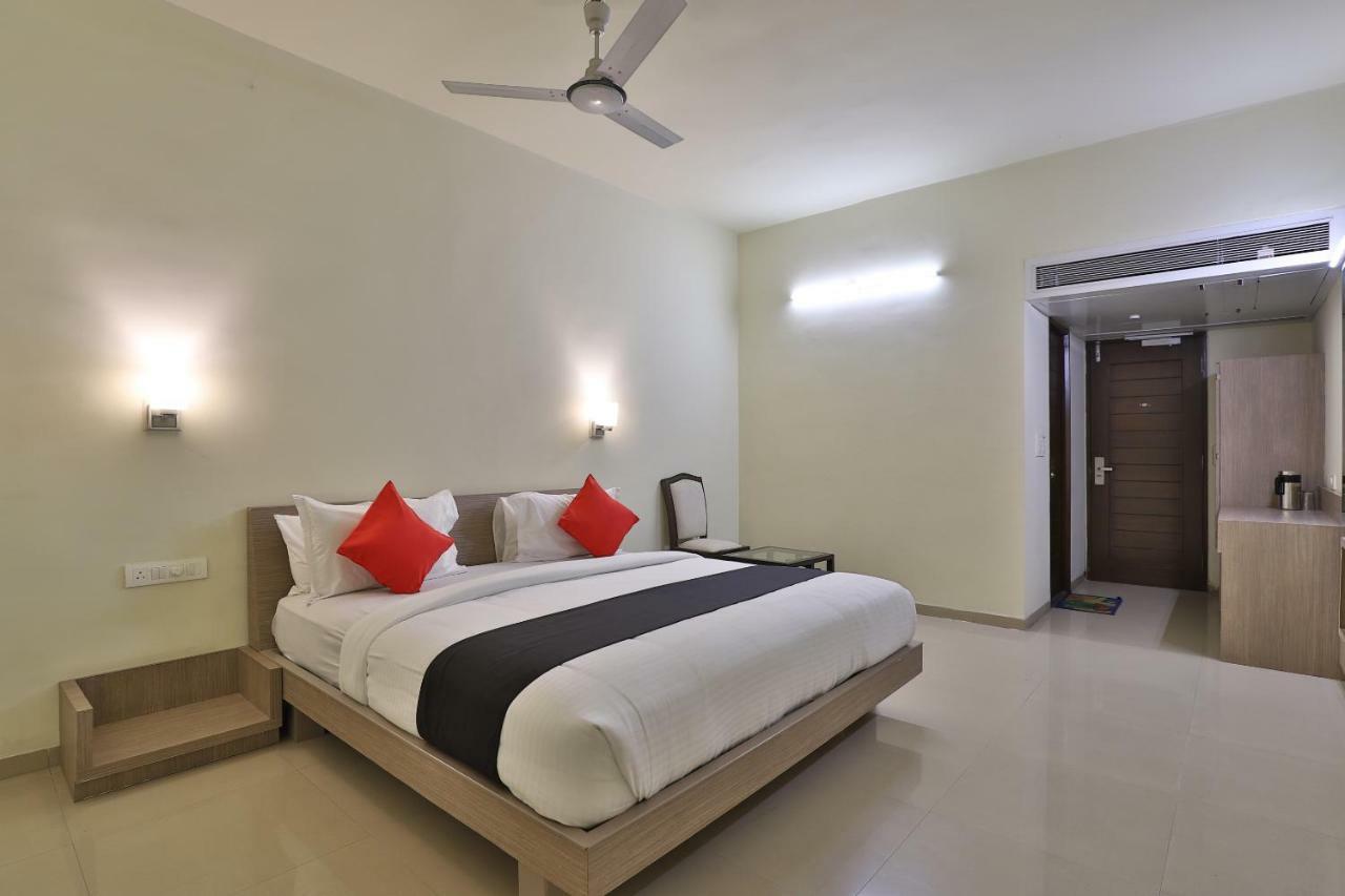 Bharuch Capital O 47284 Atithi Resort מראה חיצוני תמונה