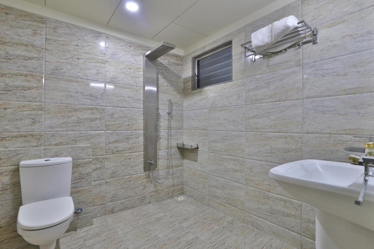 Bharuch Capital O 47284 Atithi Resort מראה חיצוני תמונה
